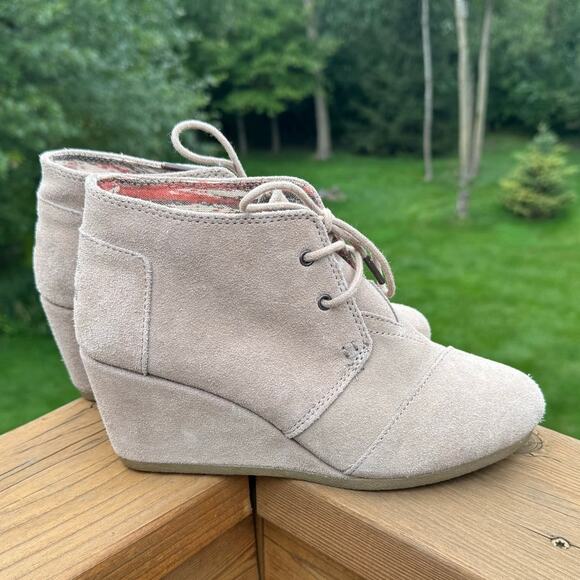 TOMS size 7.5 Desert Wedge Suede Ankle Bootie - Beige Taupe - Picture 2 of 12